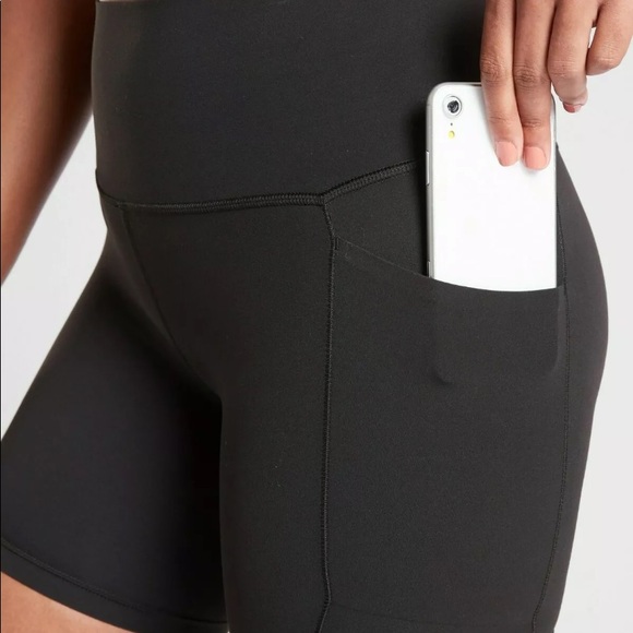 NWT Athleta Salutation Stash Pocket II 7" Short - Picture 4 of 6